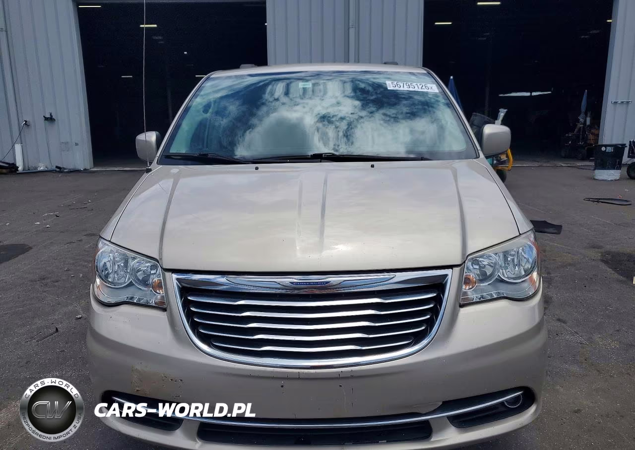 2015 Chrysler Town & Country Touring VIN:2C4RC1BG7FR551801 - 5