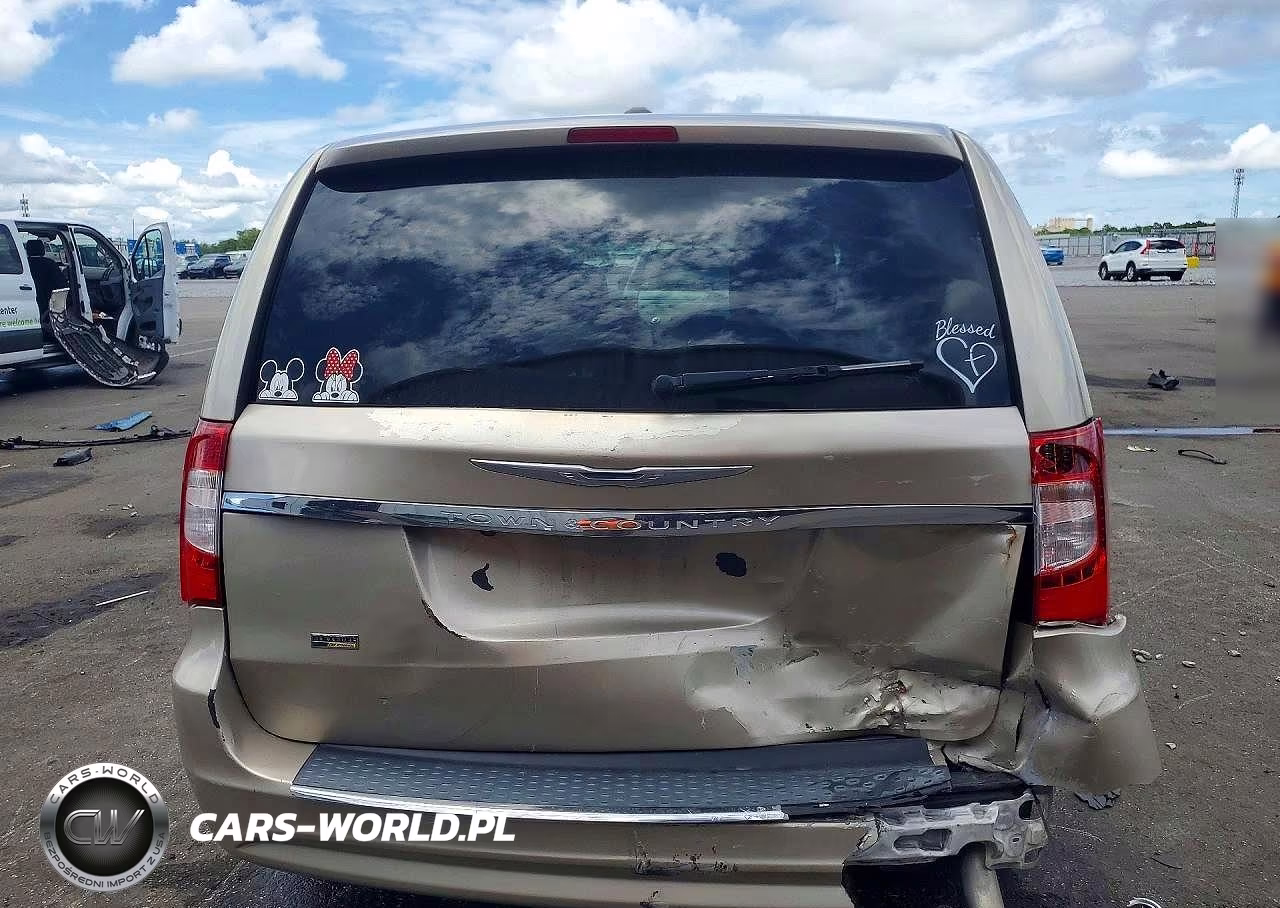 2015 Chrysler Town & Country Touring VIN:2C4RC1BG7FR551801 - 6