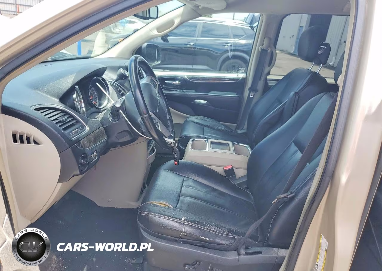 2015 Chrysler Town & Country Touring VIN:2C4RC1BG7FR551801 - 7