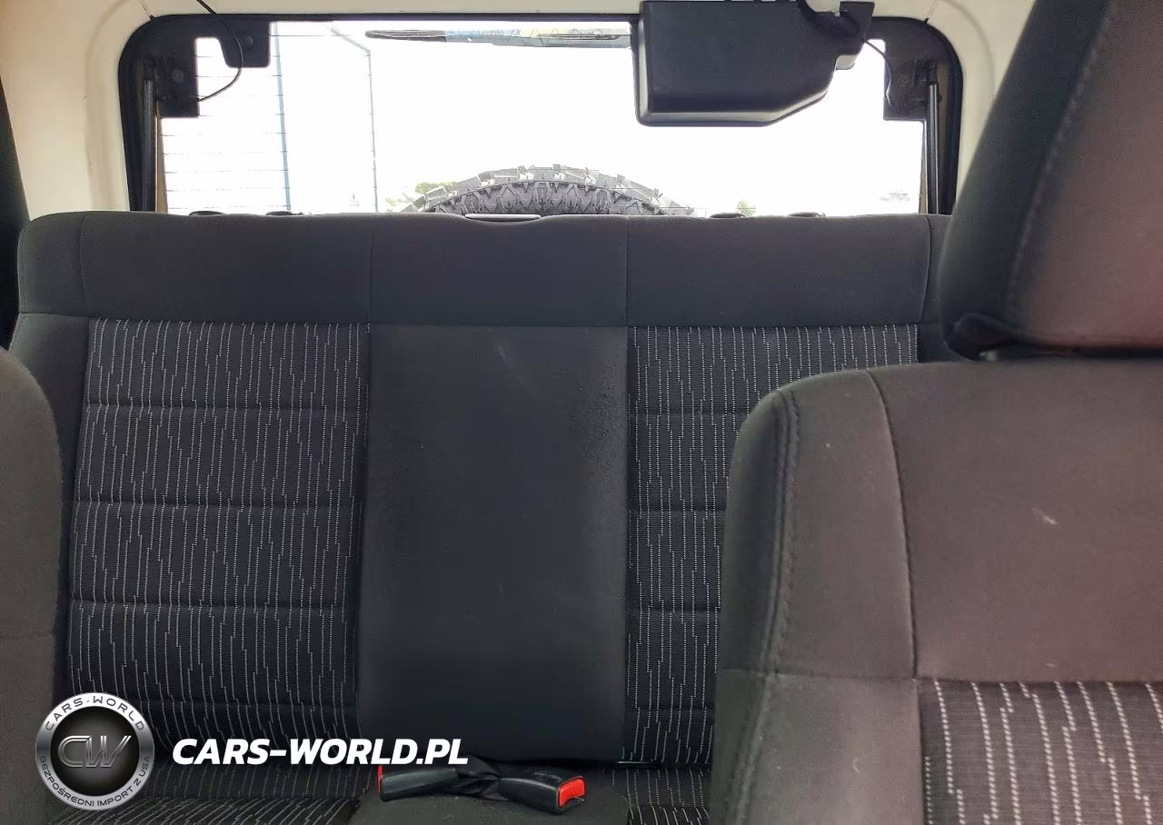2011 Jeep Wrangler Sahara VIN:1J4AA5D19BL565988 - 10
