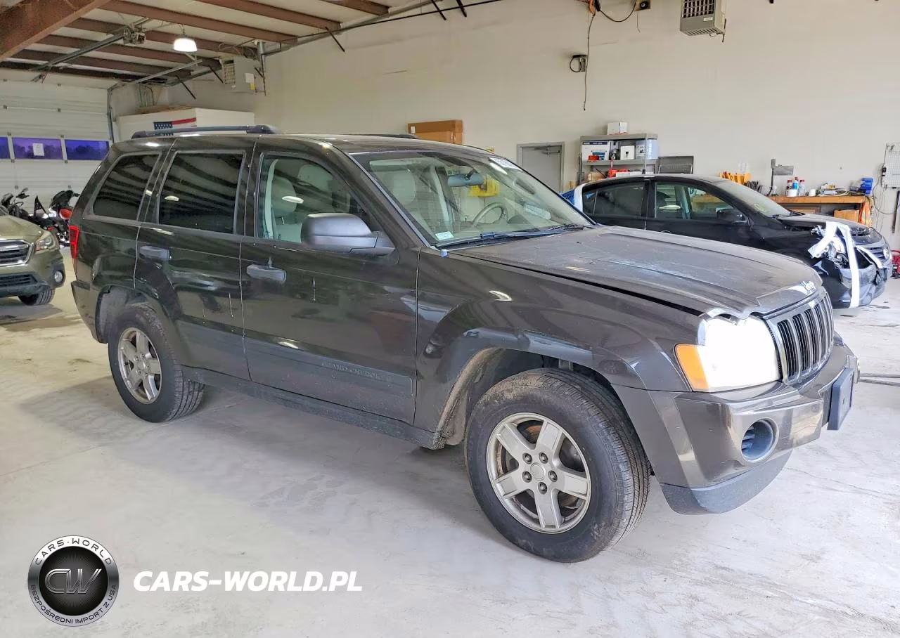 2005 Jeep Grand Cherokee Laredo VIN:1J4GR48K95C538035 - 4