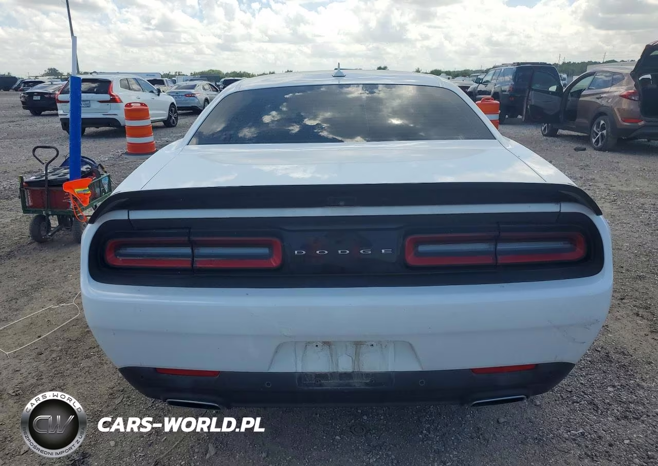 2018 Dodge Challenger Sxt VIN:2C3CDZAGXJH309817 - 6