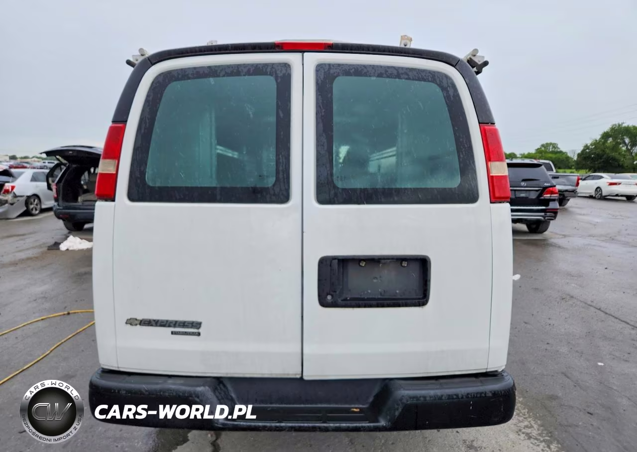 2015 Chevrolet Express G2500 VIN:1GCWGFCF4F1275091 - 6