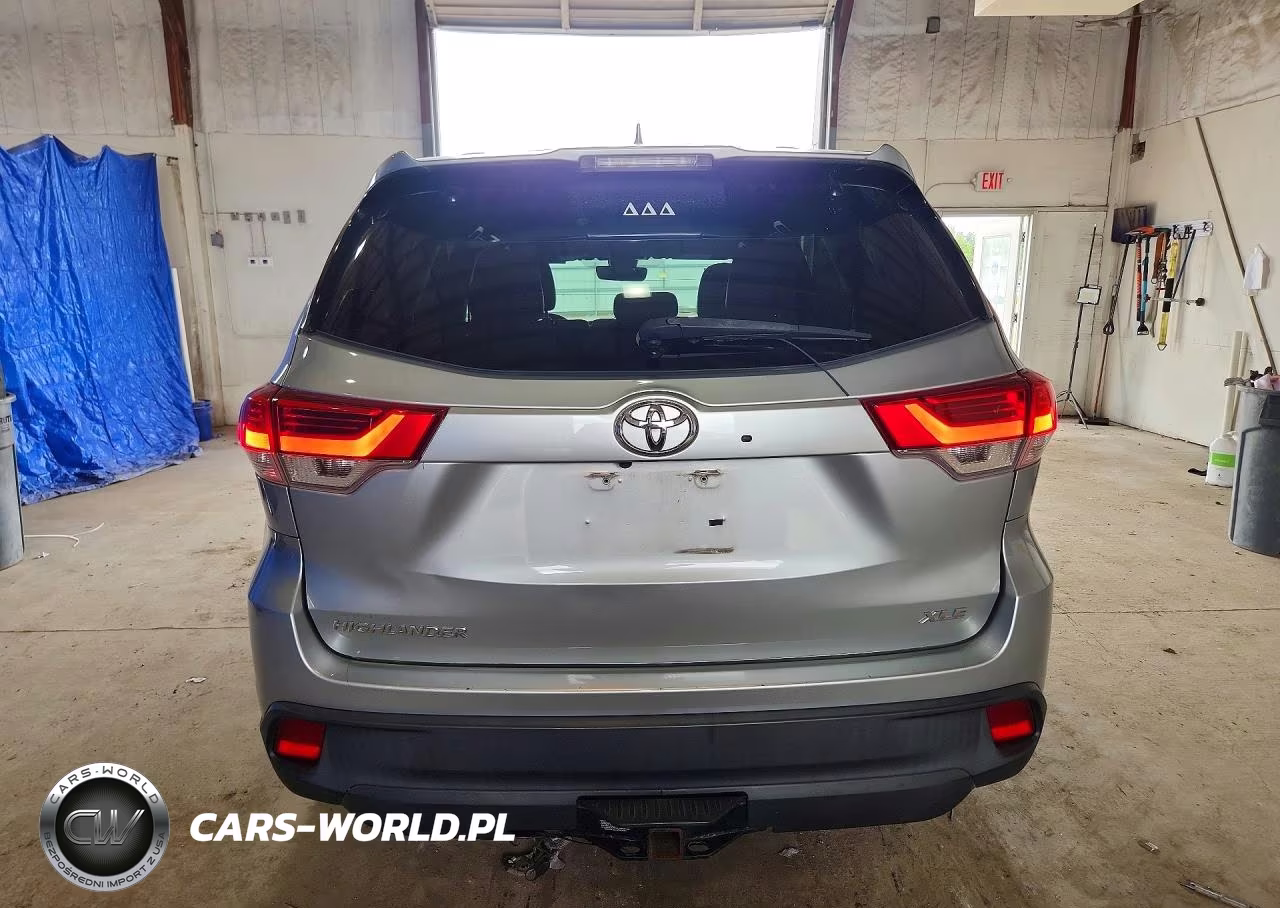2018 Toyota Highlander Xle VIN:5TDKZRFH4JS529725 - 6