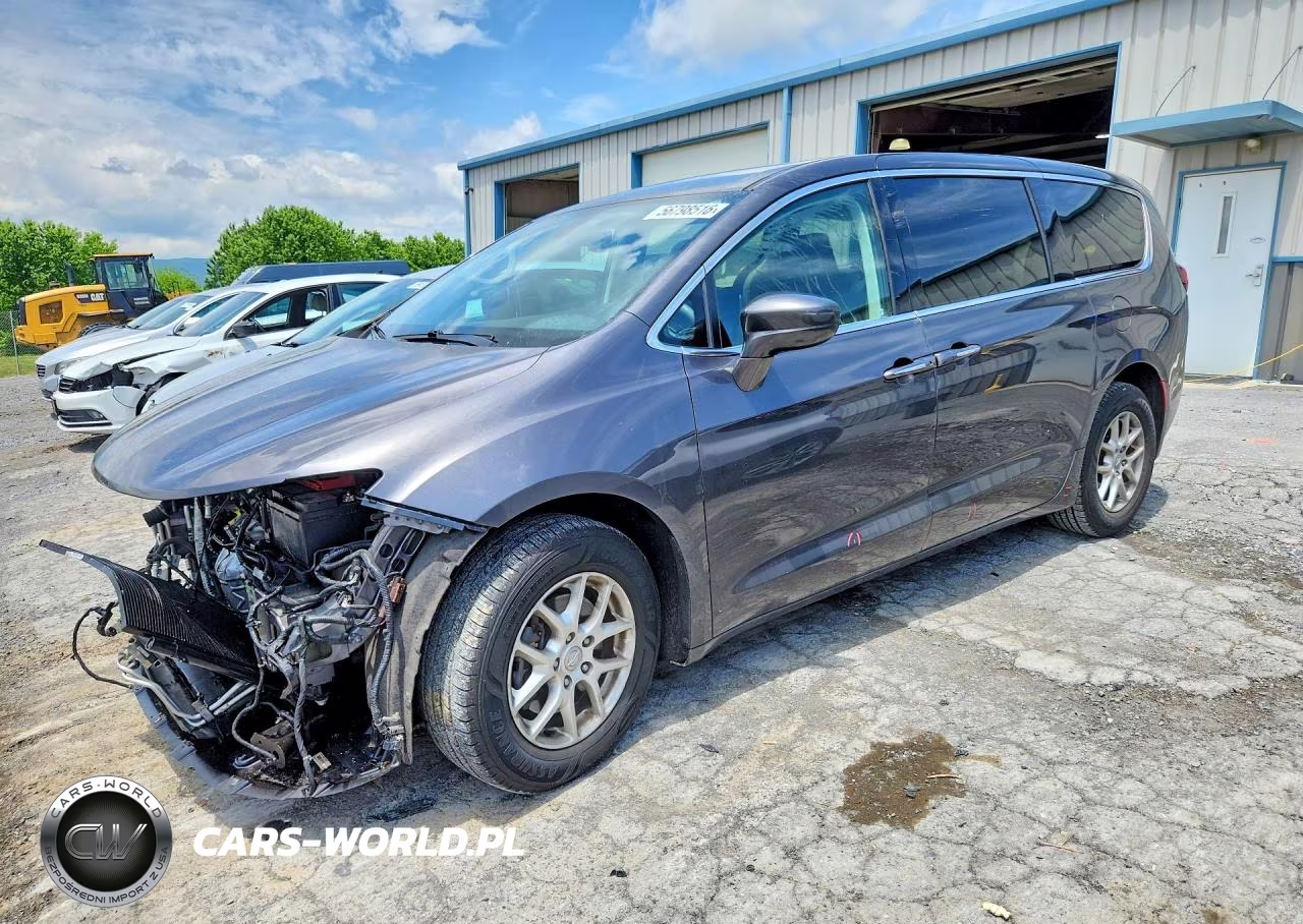 2020 Chrysler Pacifica Touring – zdjęcie 1 z 13