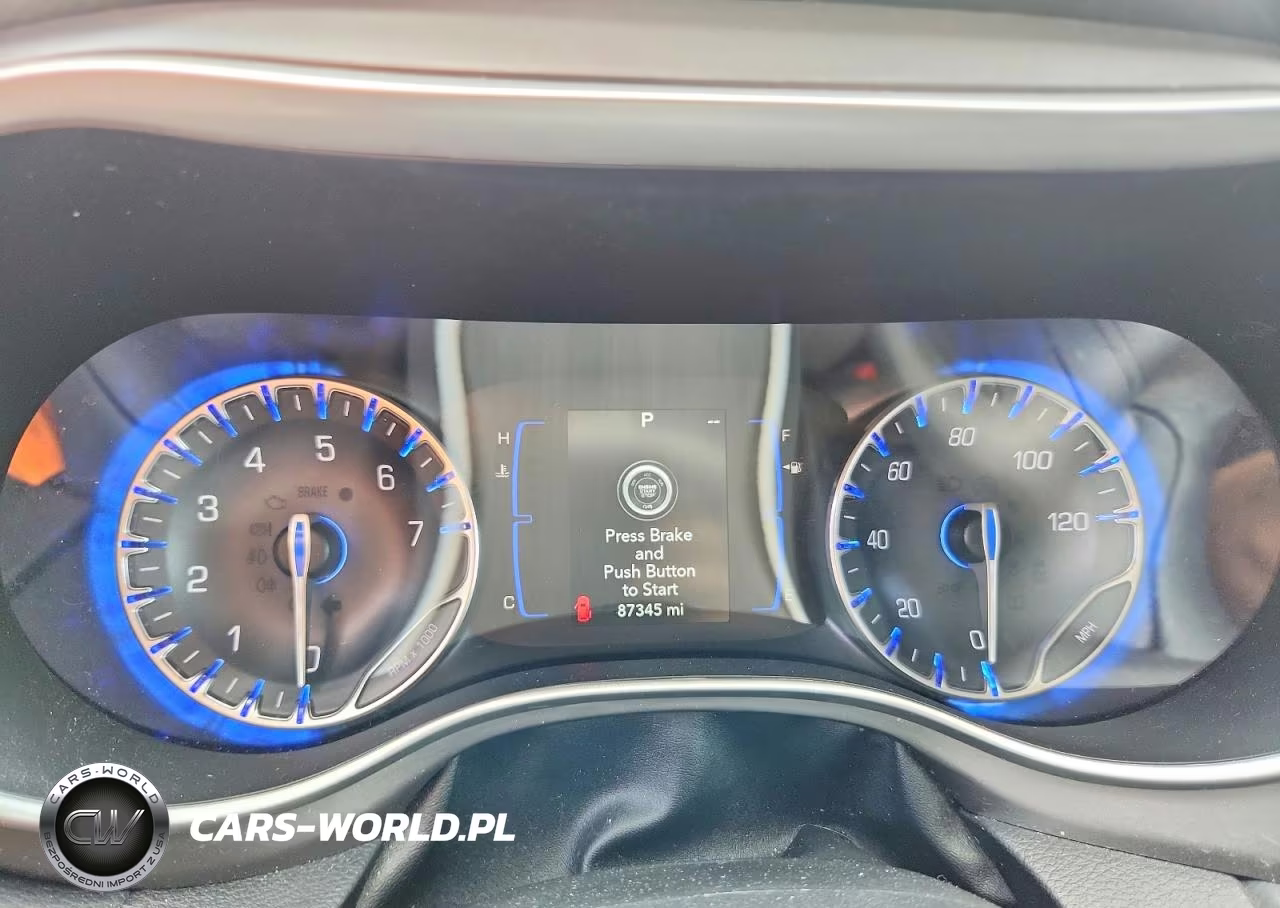 2020 Chrysler Pacifica Touring VIN:2C4RC1FGXLR102487 - 9