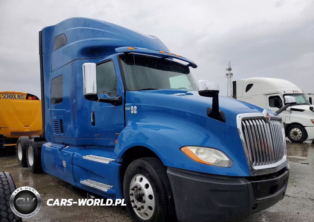 2019 International Lt625