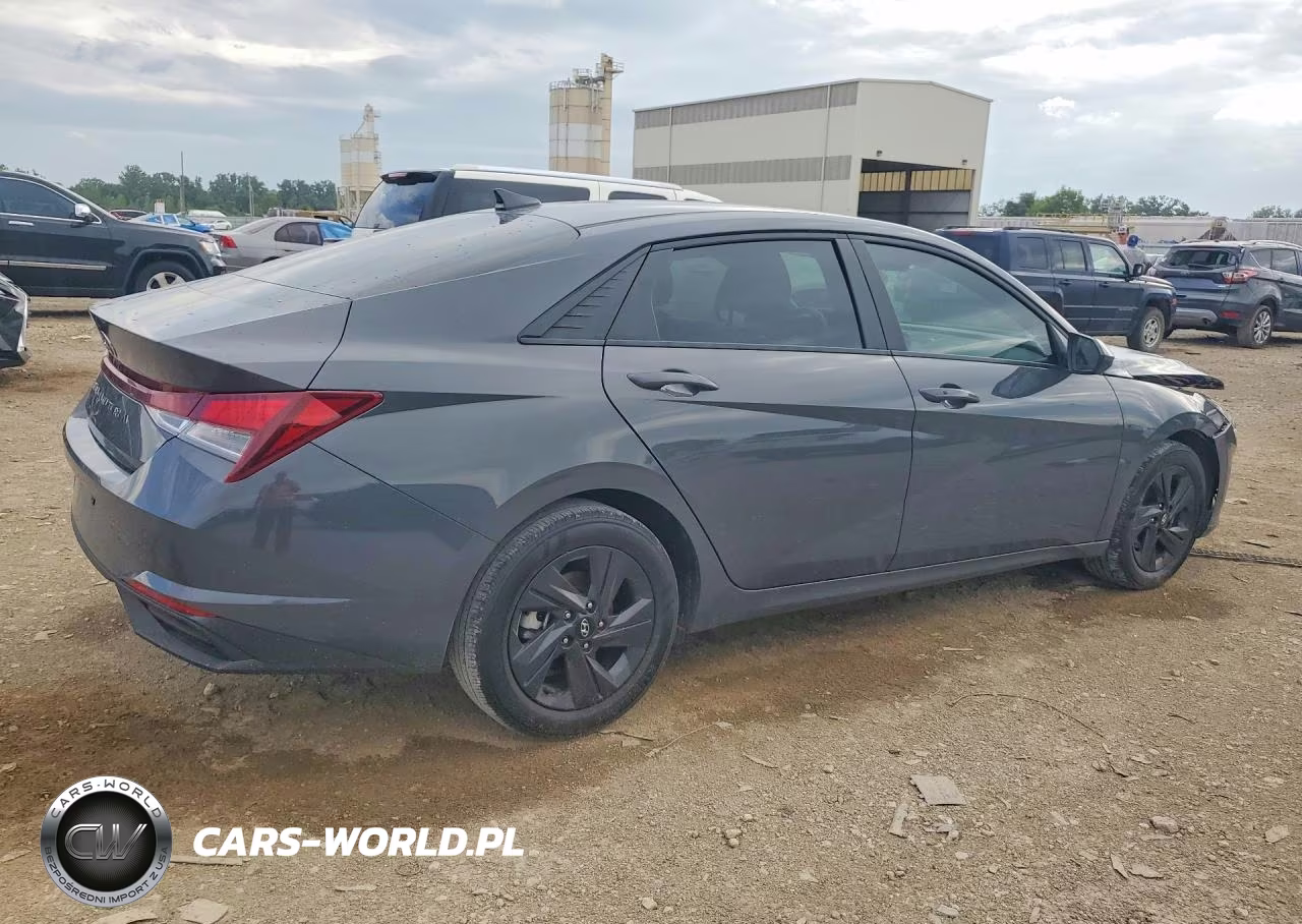2023 Hyundai Elantra Sel VIN:KMHLM4AG5PU586147 - 3