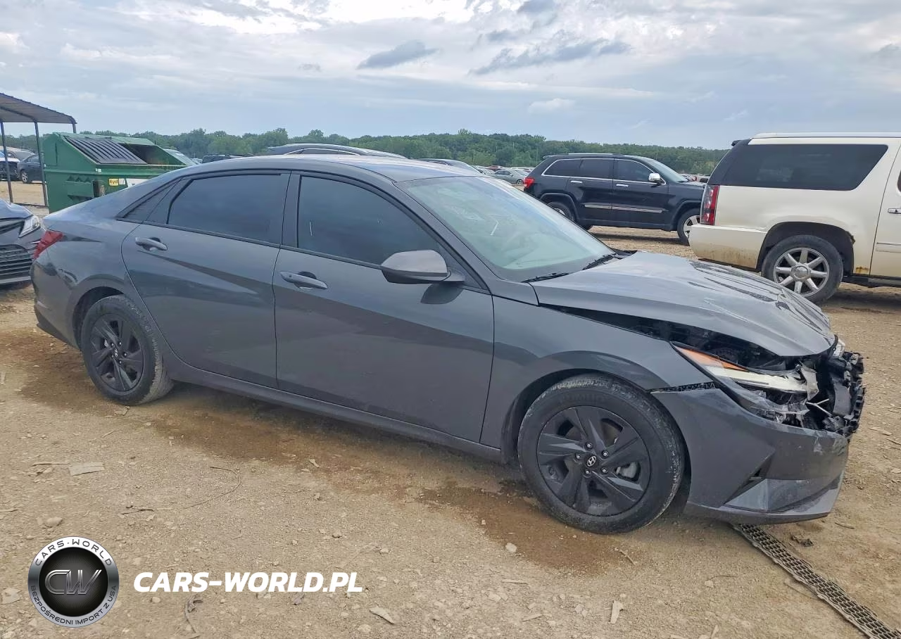 2023 Hyundai Elantra Sel VIN:KMHLM4AG5PU586147 - 4