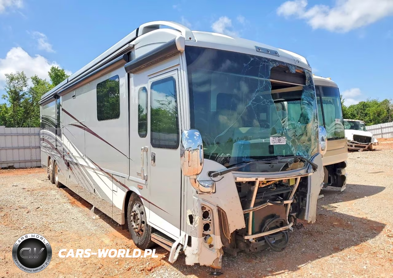 2017 Winnebago Grand Tour Rv – zdjęcie 1 z 10