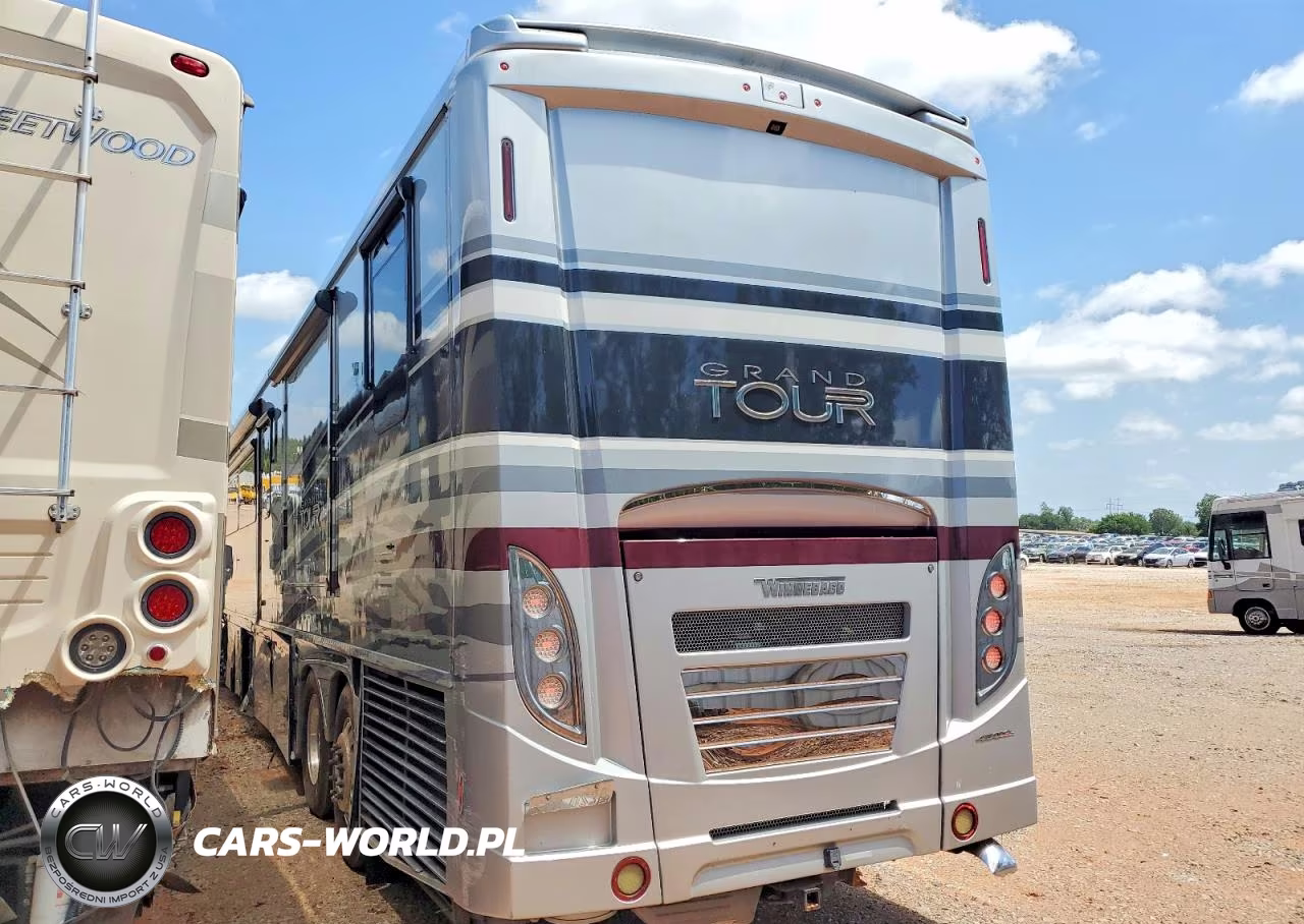 2017 Winnebago Grand Tour Rv VIN:4UZFCUCY0HCJK4348 - 3