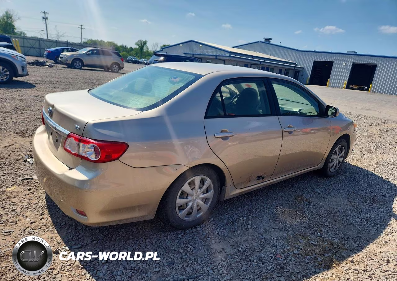2011 Toyota Corolla Le VIN:JTDBU4EE4B9169641 - 3