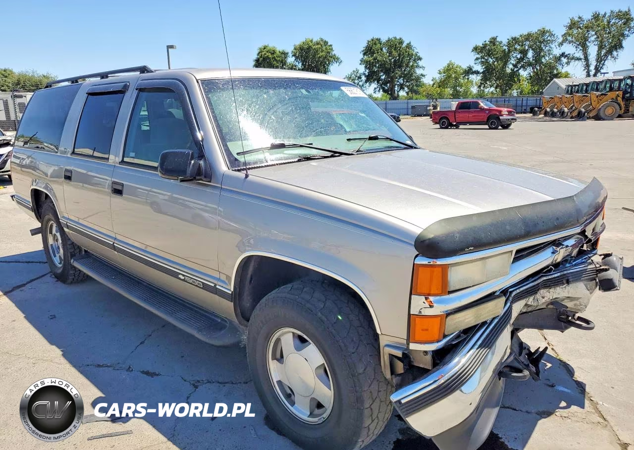 1999 Chevrolet Suburban K1500 VIN:3GNFK16R6XG105672 - 4