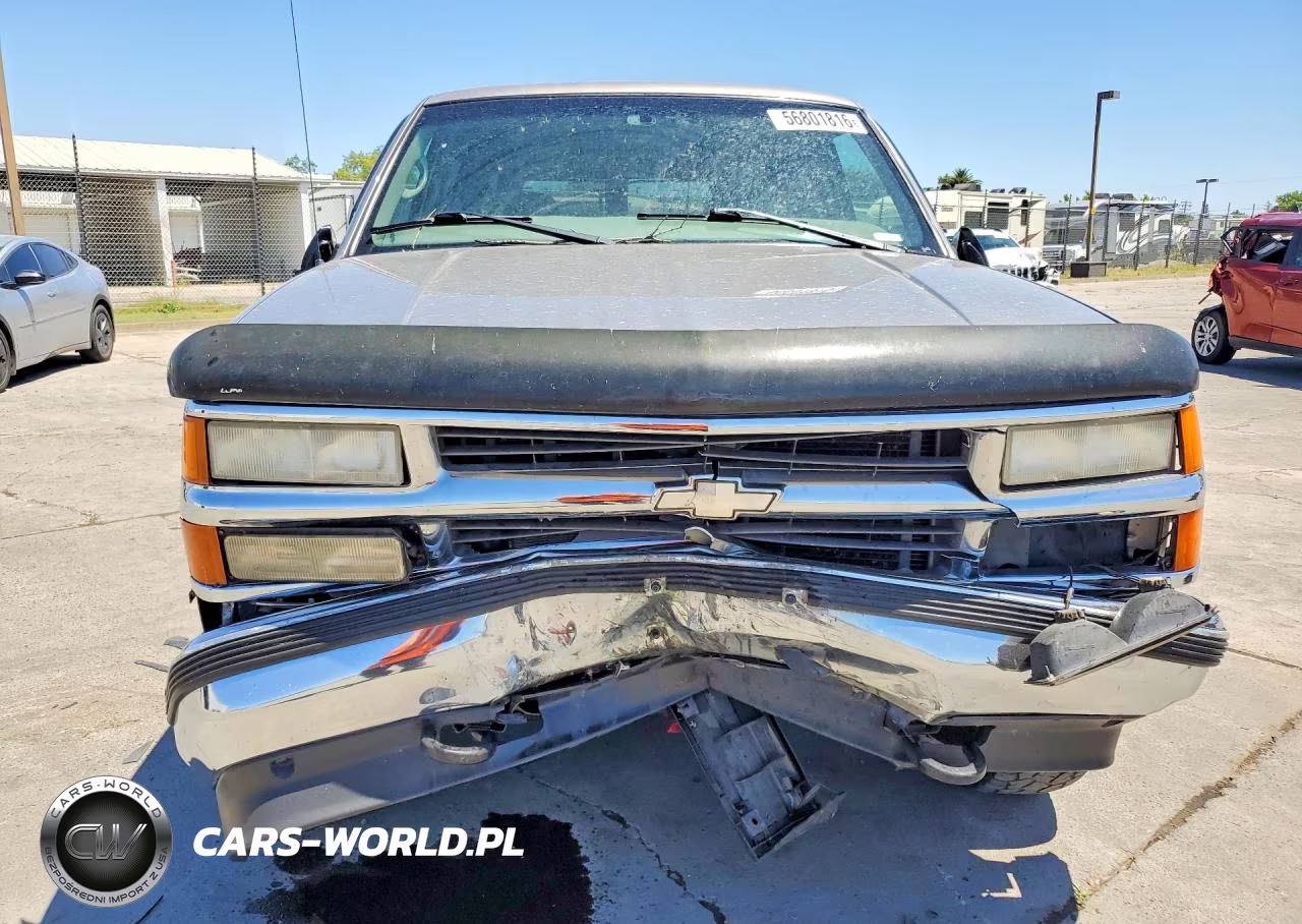 1999 Chevrolet Suburban K1500 VIN:3GNFK16R6XG105672 - 5
