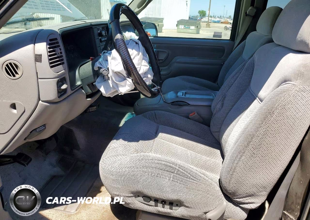 1999 Chevrolet Suburban K1500 VIN:3GNFK16R6XG105672 - 7