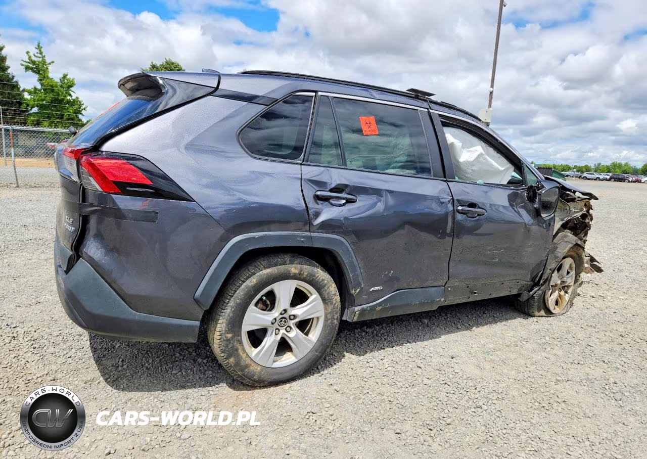 2021 Toyota Rav4 Xle VIN:4T3RWRFV4MU033114 - 3