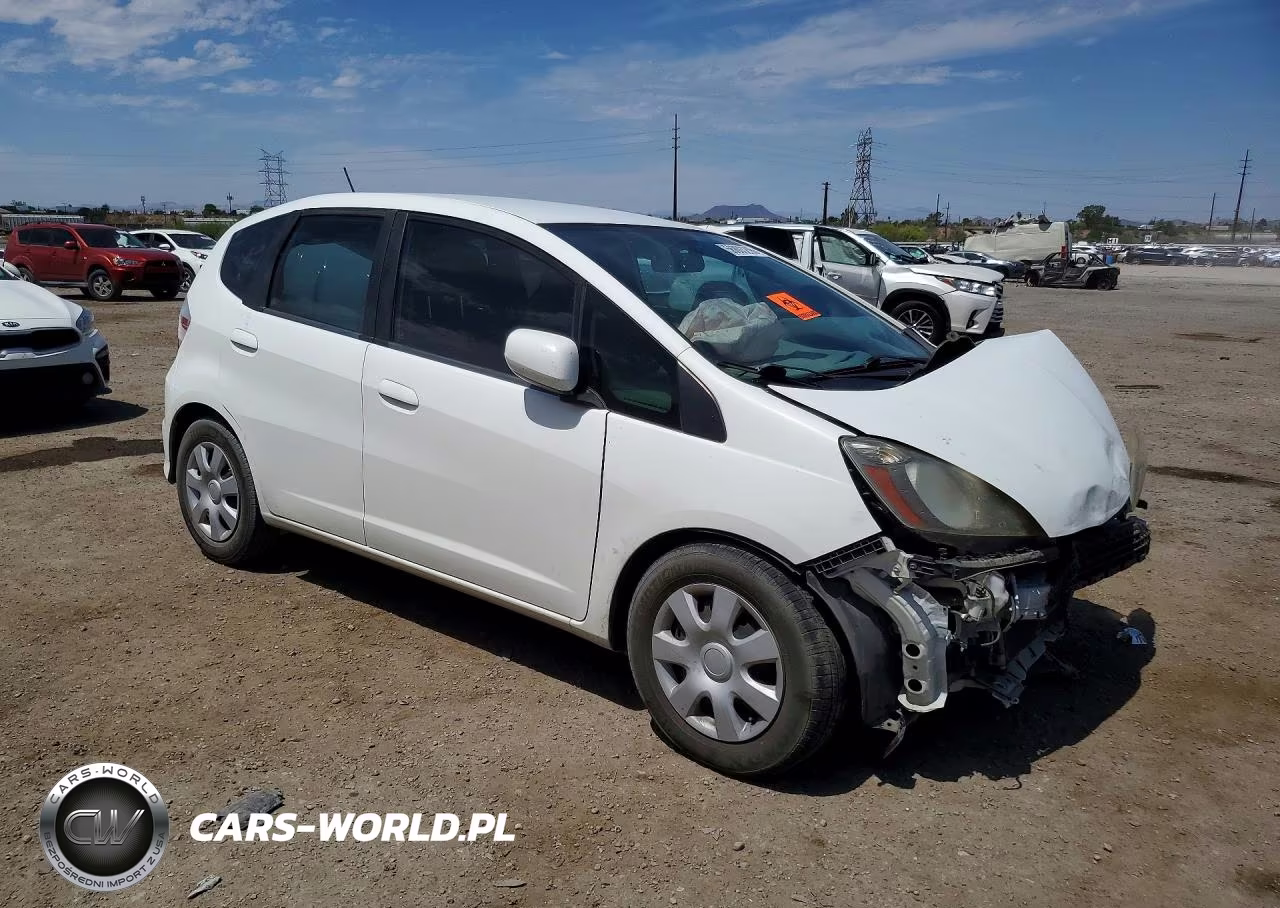 2013 Honda Fit VIN:JHMGE8H39DC019856 - 4