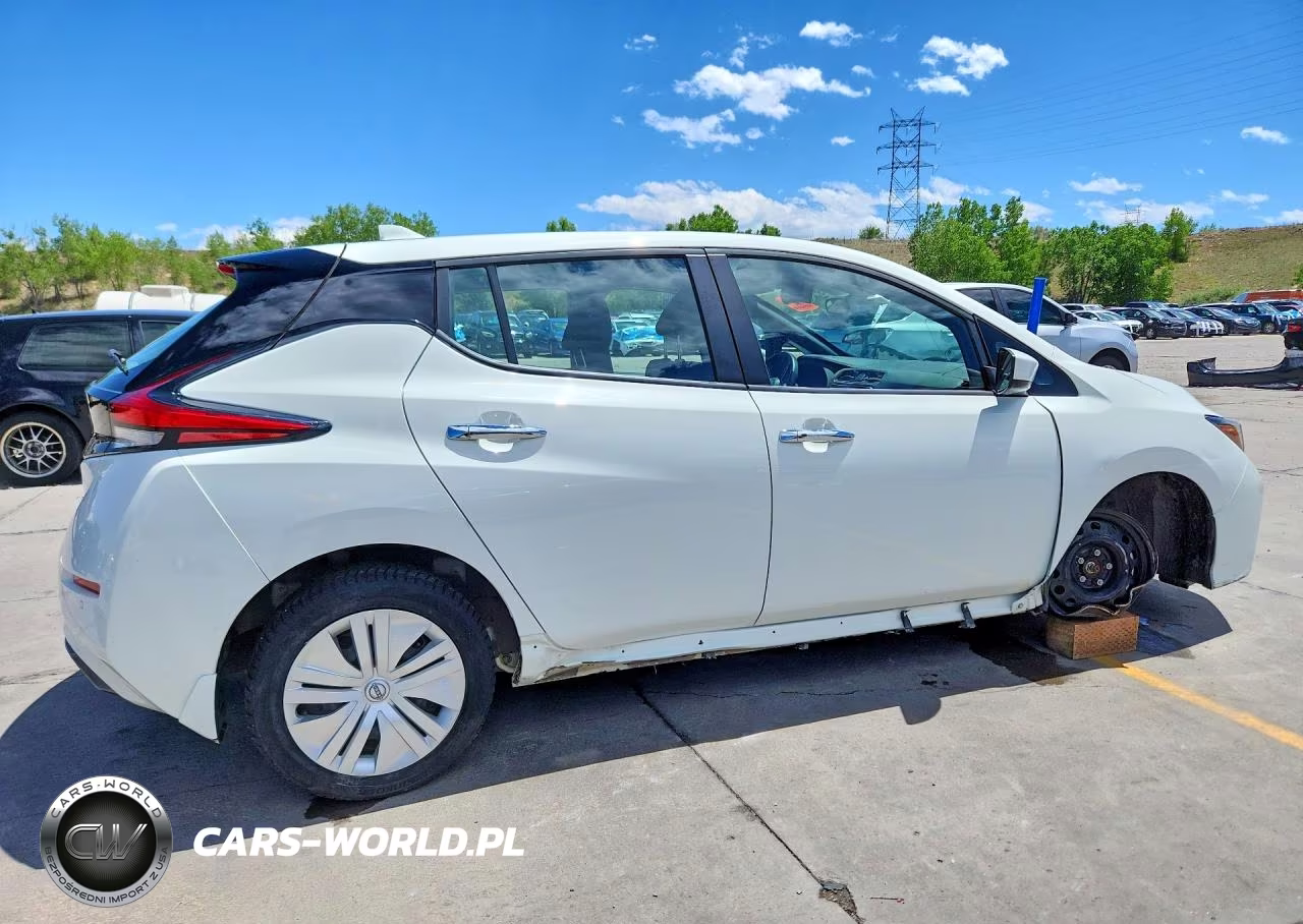 2025 Nissan Leaf S VIN:1N4AZ1BV5SC558541 - 3