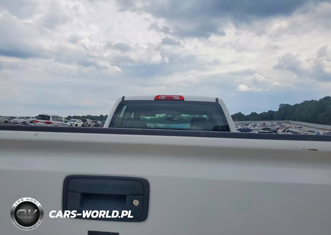 2016 Chevrolet Silverado C2500 Heavy Duty VIN:1GCVKPEHXEZ130877 - 10