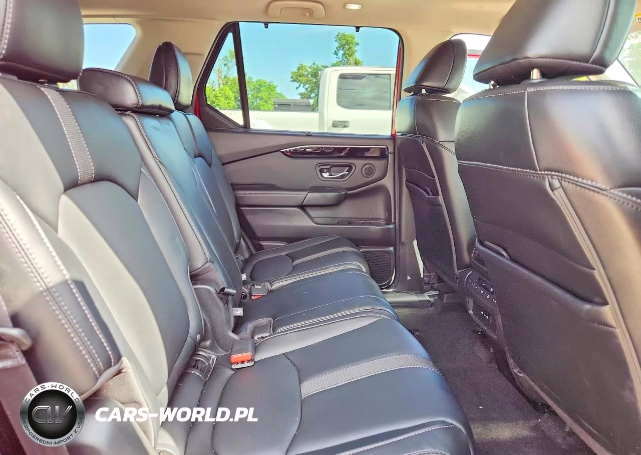 2024 Honda Pilot Touring VIN:5FNYG1H77RB023196 - 10