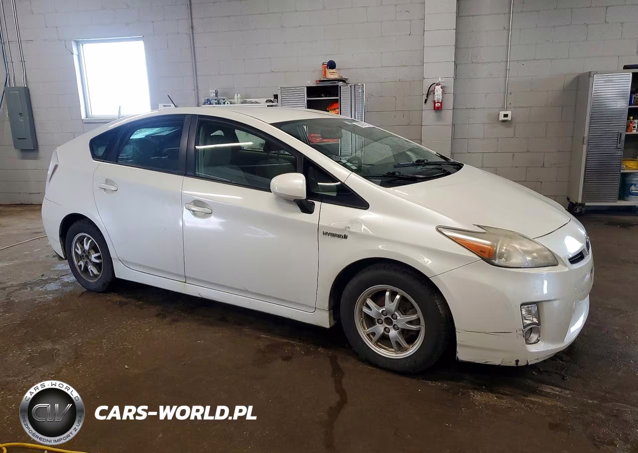 2011 Toyota Prius Two VIN:JTDKN3DU5B1409584 - 4