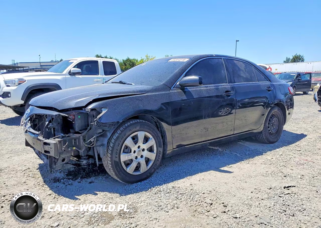 2011 Toyota Camry Le – zdjęcie 1 z 13