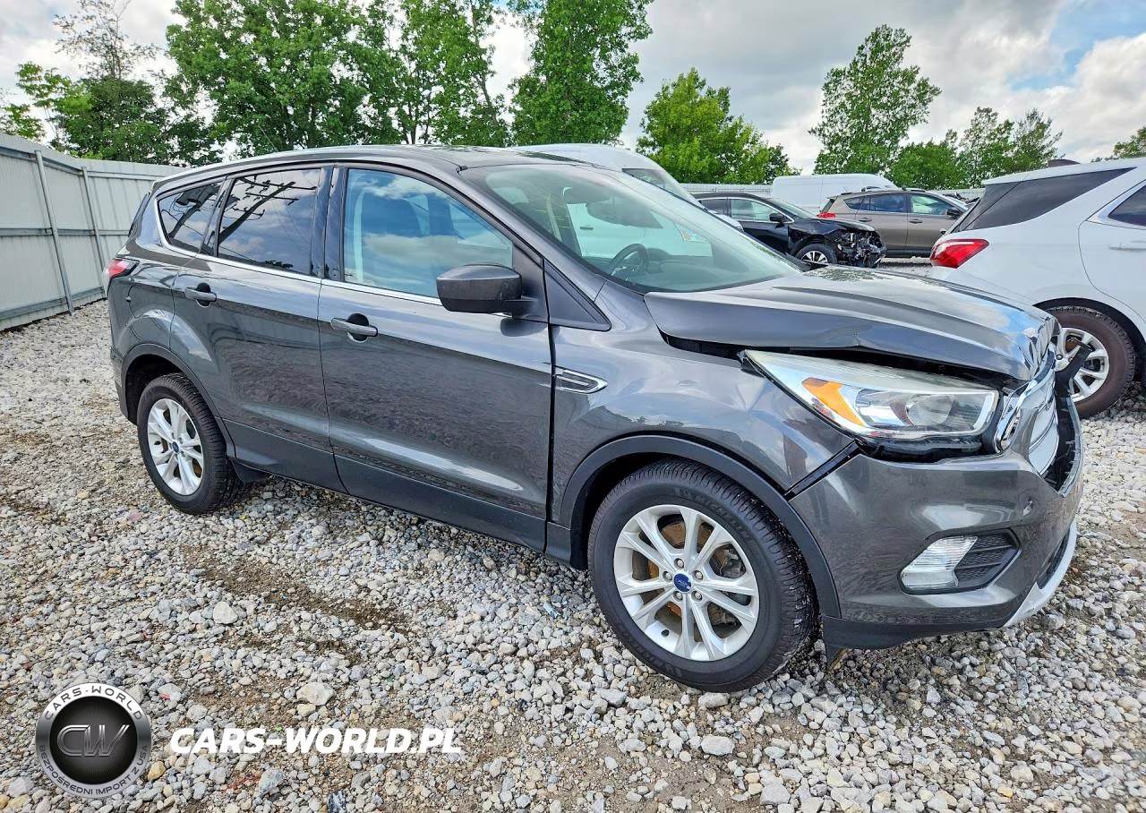 2017 Ford Escape Se VIN:1FMCU9GD9HUD94872 - 4