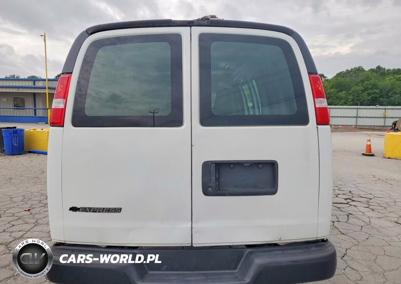 2017 Chevrolet Express G2500 VIN:1GCWGAFF8H1127401 - 6