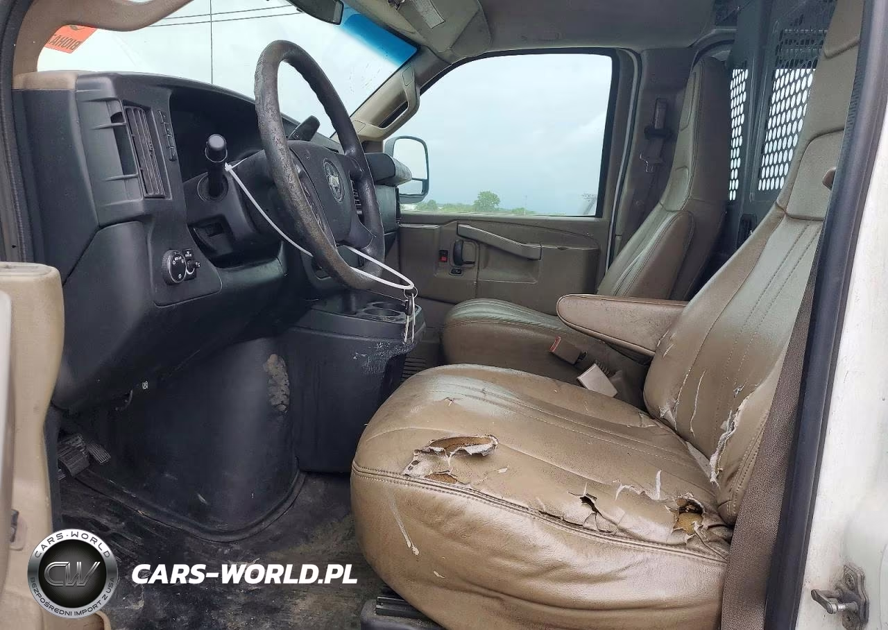 2017 Chevrolet Express G2500 VIN:1GCWGAFF8H1127401 - 7