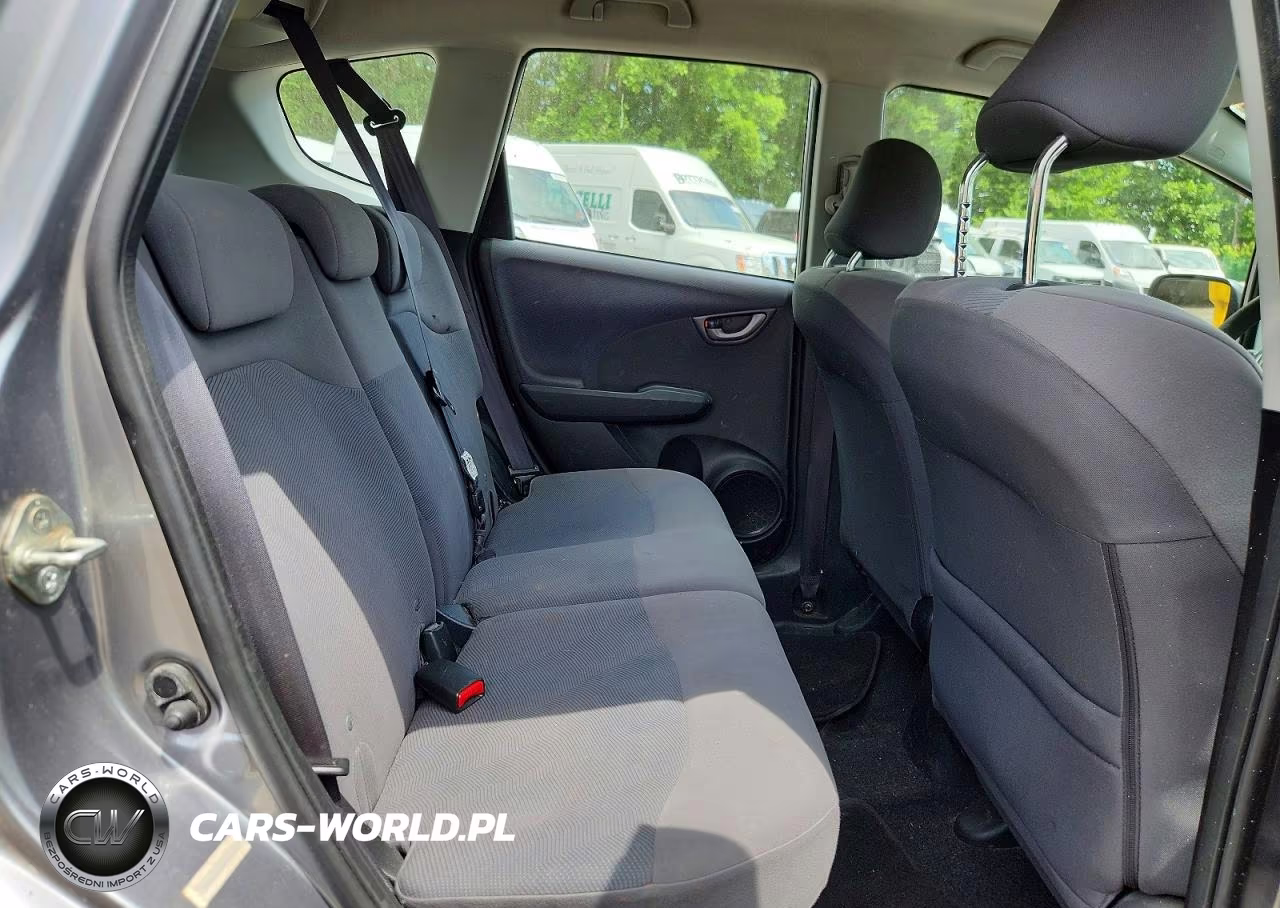 2010 Honda Fit VIN:JHMGE8H29AC035137 - 10
