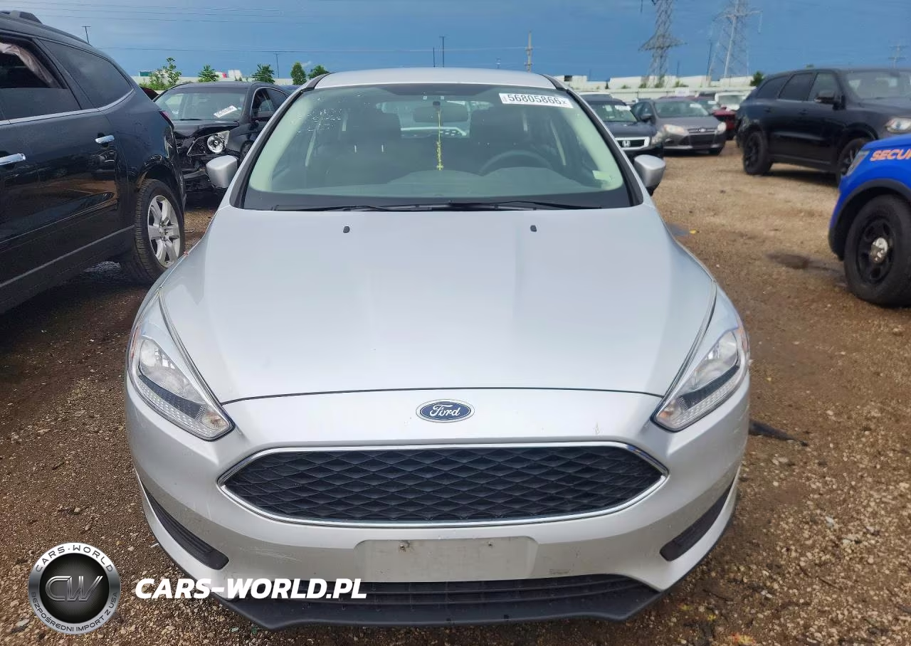2018 Ford Focus Se VIN:1FADP3K23JL221482 - 5