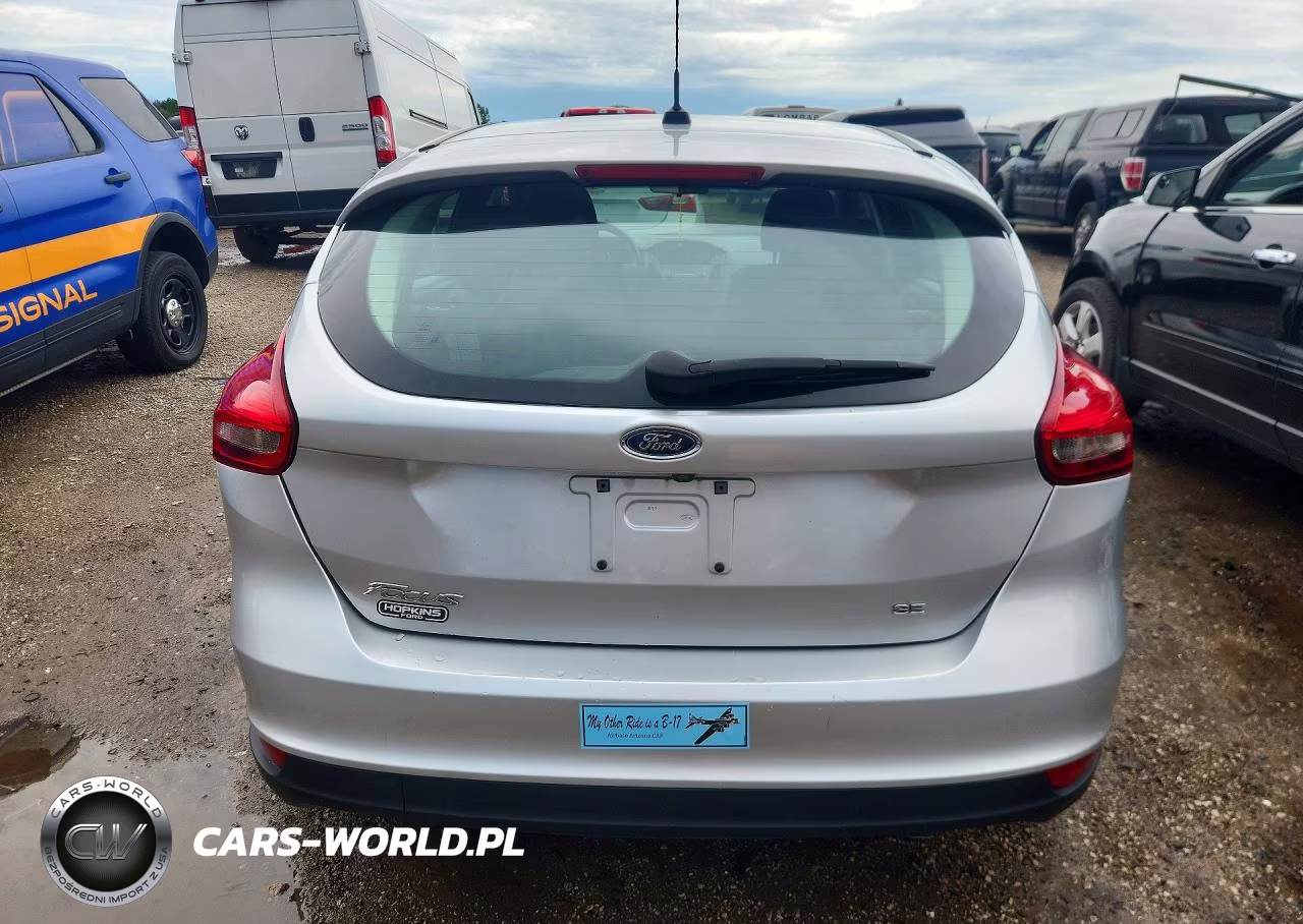 2018 Ford Focus Se VIN:1FADP3K23JL221482 - 6