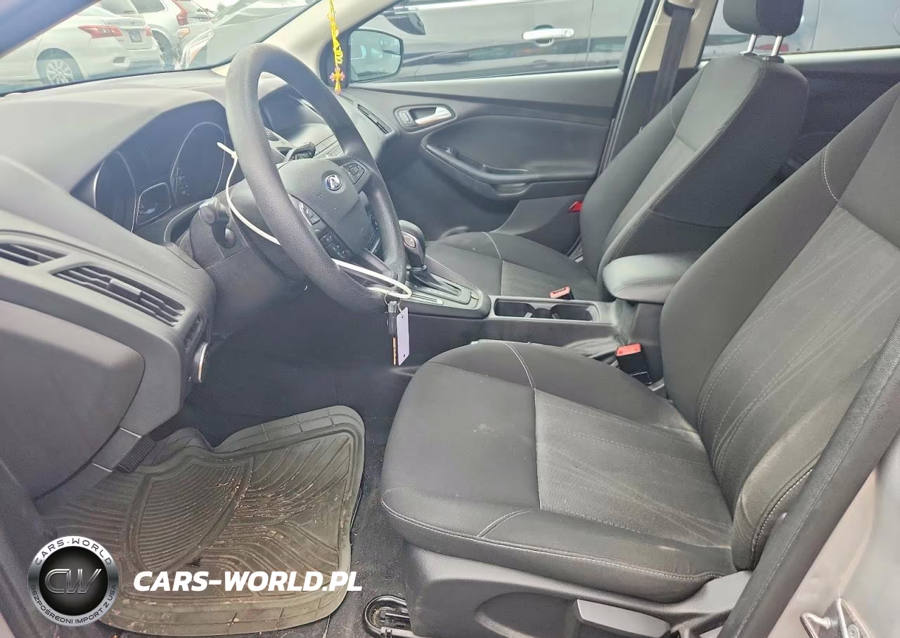 2018 Ford Focus Se VIN:1FADP3K23JL221482 - 7