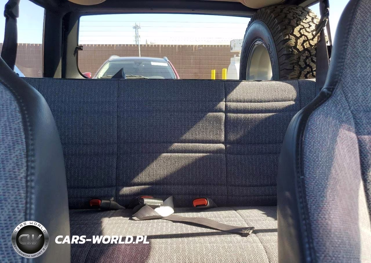 2000 Jeep Cherokee Sport VIN:1J4FF48S9YL268300 - 10