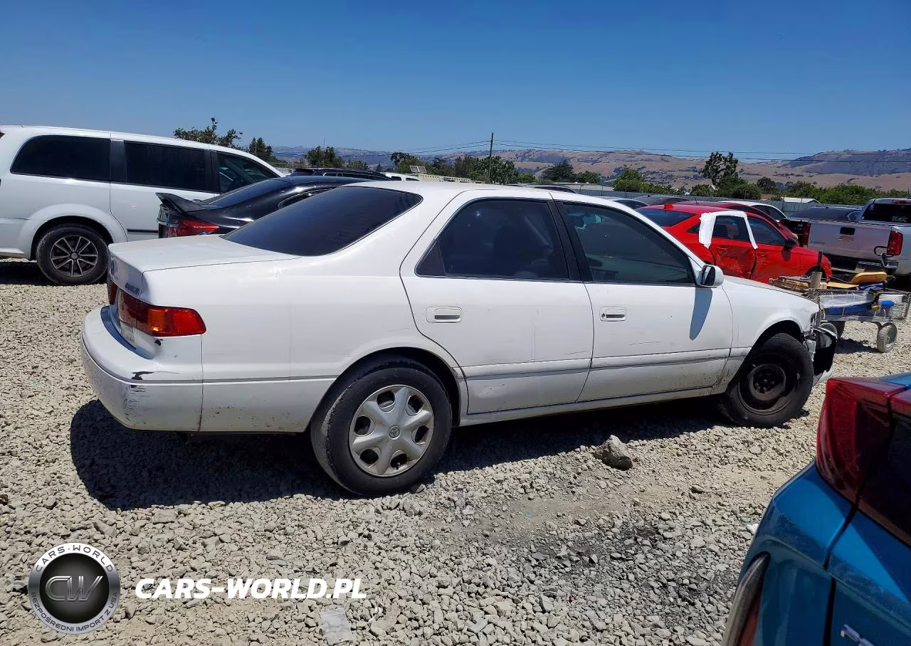 2001 Toyota Camry Ce VIN:4T1BG22K11U868917 - 3