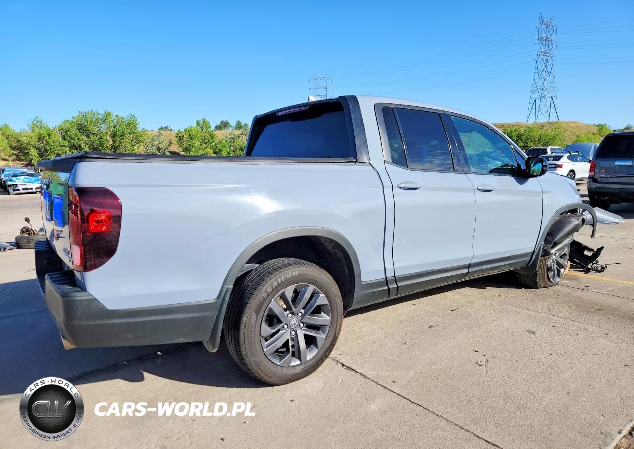 2023 Honda Ridgeline Sport VIN:5FPYK3F18PB067947 - 3