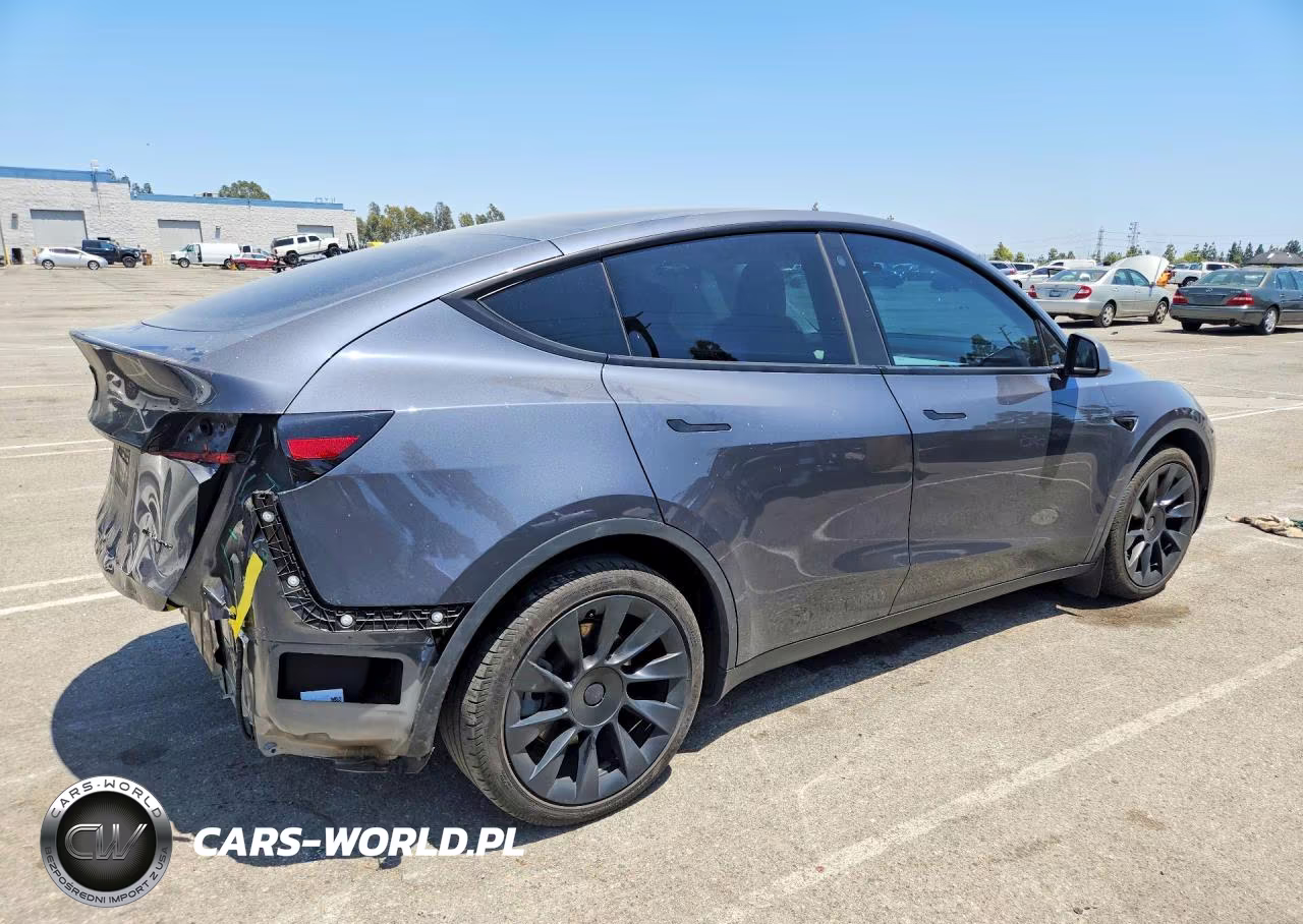 2021 Tesla Model Y VIN:5YJYGDEEXMF157438 - 3