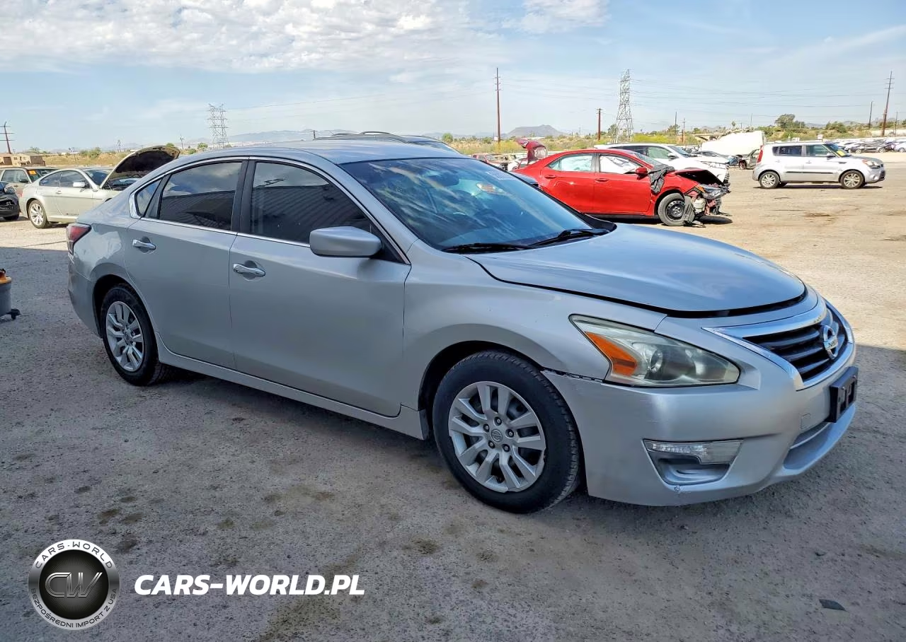 2014 Nissan Altima 2.5 S VIN:1N4AL3AP2EN354479 - 4