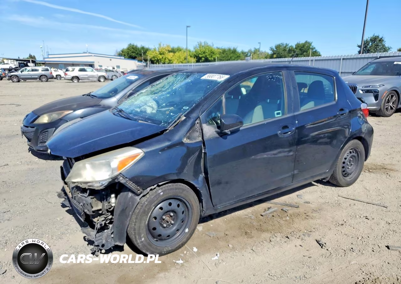 2013 Toyota Yaris 5-Door Le