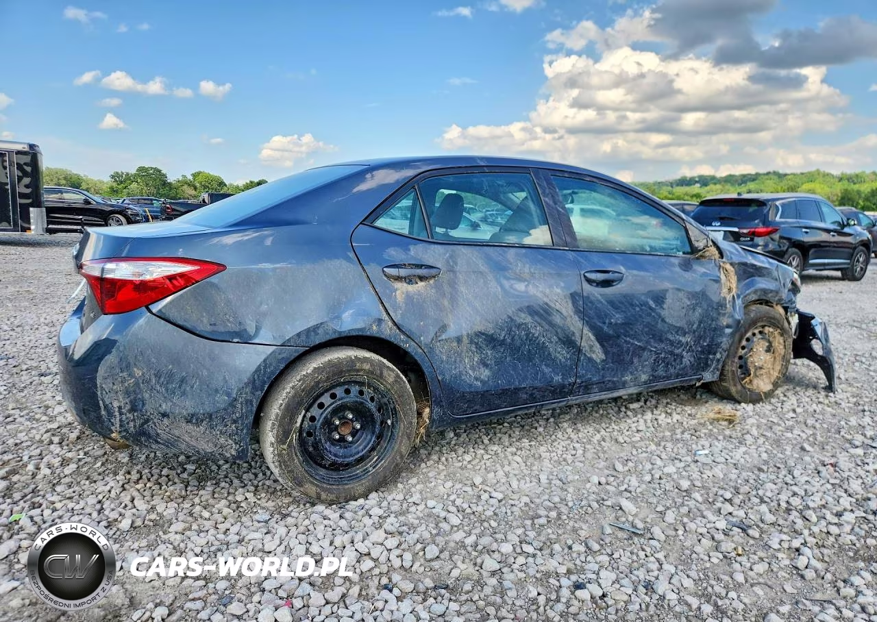 2015 Toyota Corolla Le VIN:2T1BURHE5FC324612 - 3