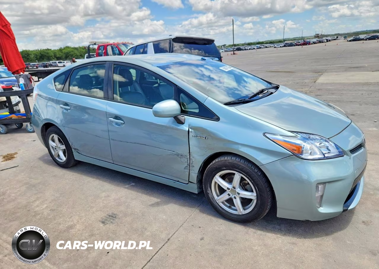 2015 Toyota Prius Four VIN:JTDKN3DU7F2003399 - 4