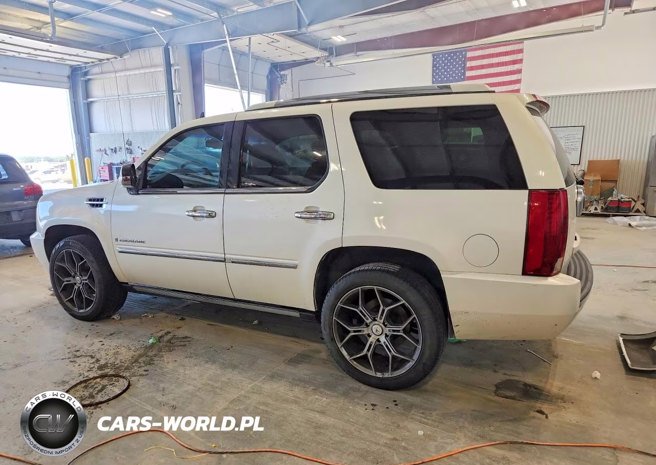 2007 Cadillac Escalade Luxury VIN:1GYFK63817R356207 - 2
