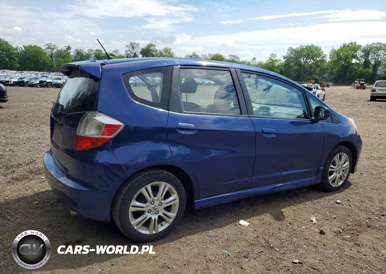 2011 Honda Fit Sport VIN:JHMGE8G56BC021094 - 3
