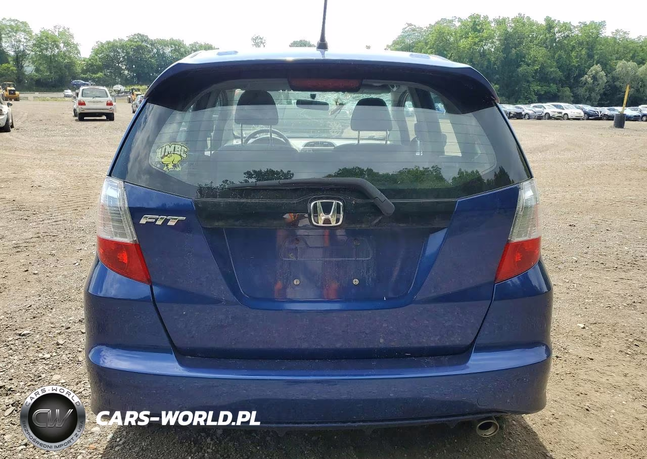 2011 Honda Fit Sport VIN:JHMGE8G56BC021094 - 6