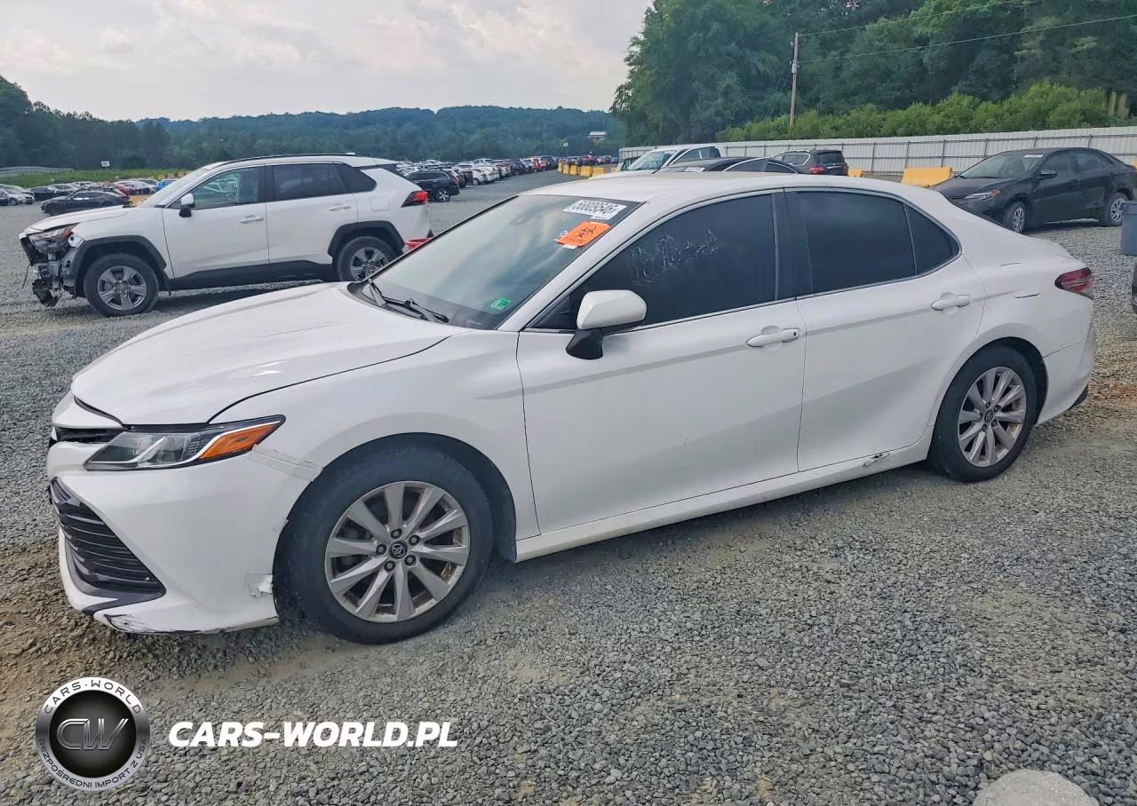 2018 Toyota Camry Le – zdjęcie 1 z 12