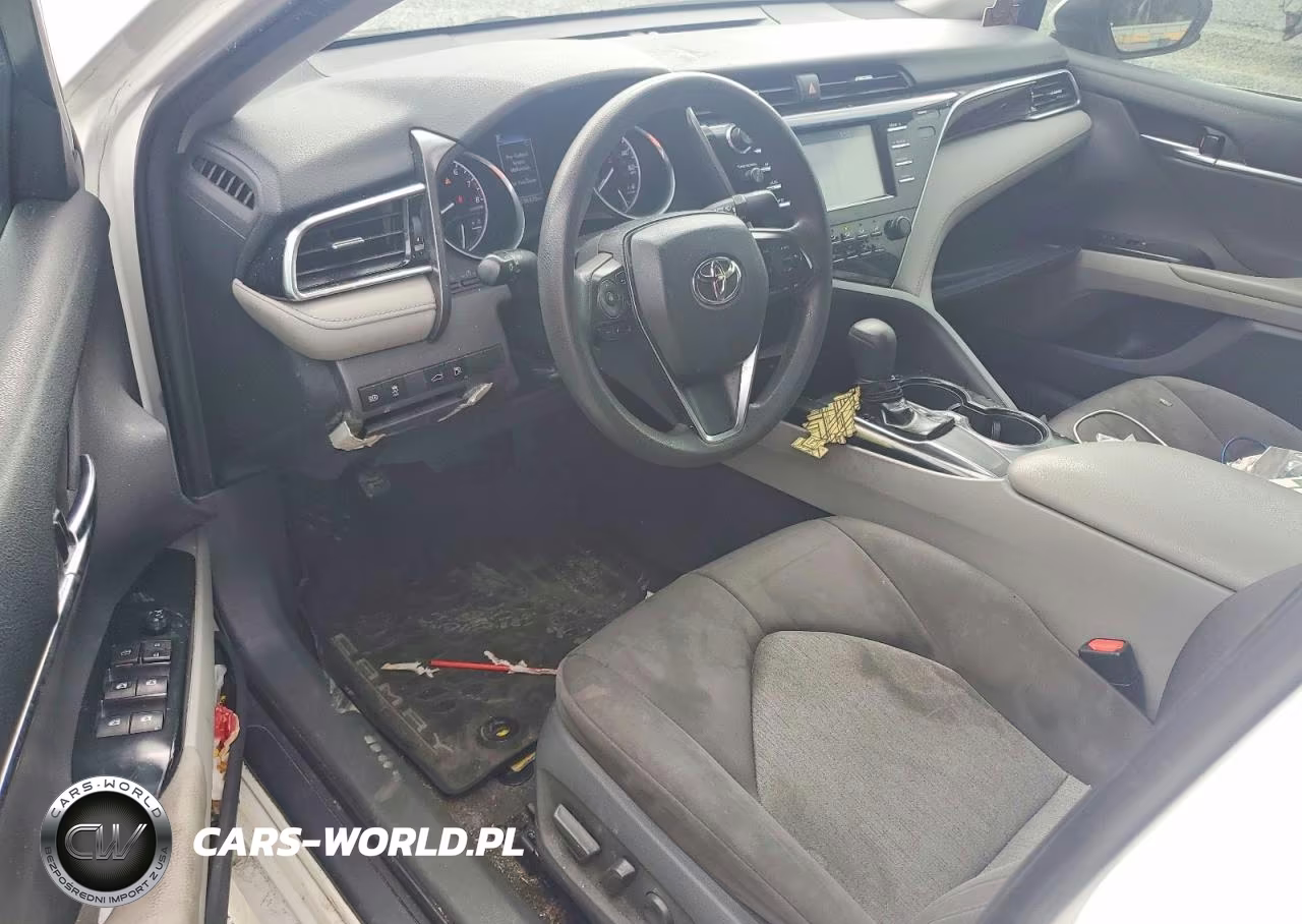 2018 Toyota Camry Le VIN:4T1B11HK1JU560844 - 8