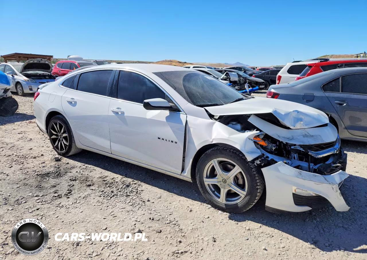 2020 Chevrolet Malibu Rs VIN:1G1ZG5ST6LF024093 - 4