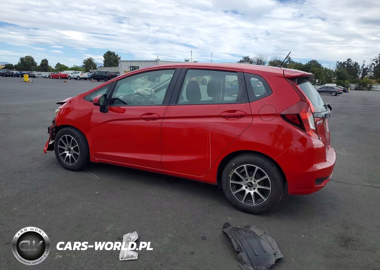 2018 Honda Fit Lx VIN:3HGGK5H51JM724415 - 2