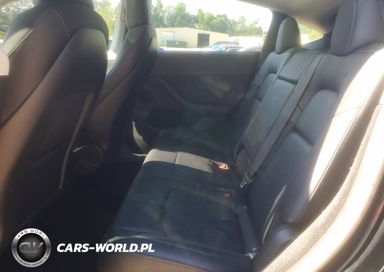 2023 Tesla Model Y VIN:7SAYGDEE3PF594270 - 10