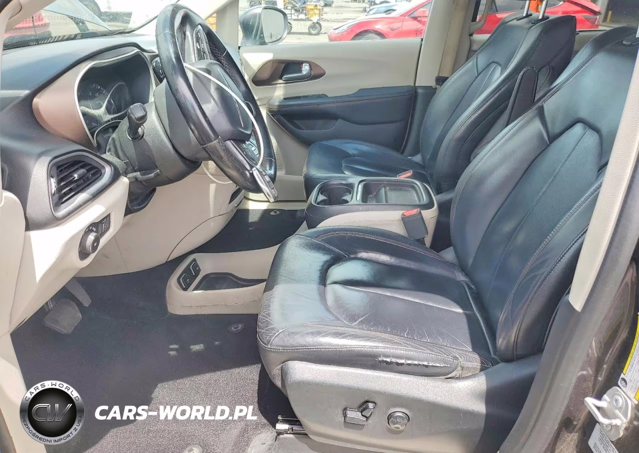 2017 Chrysler Pacifica Touring L VIN:2C4RC1BG8HR569386 - 7